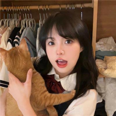 挥着翅膀的女孩